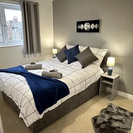 6 Stephenson Way York